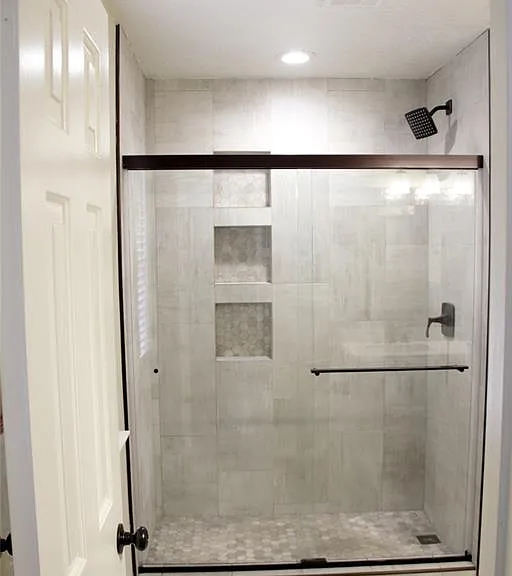 1803 Edinburg Ave — Photo 12