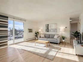 3020 E Bijou St, Colorado Springs, CO