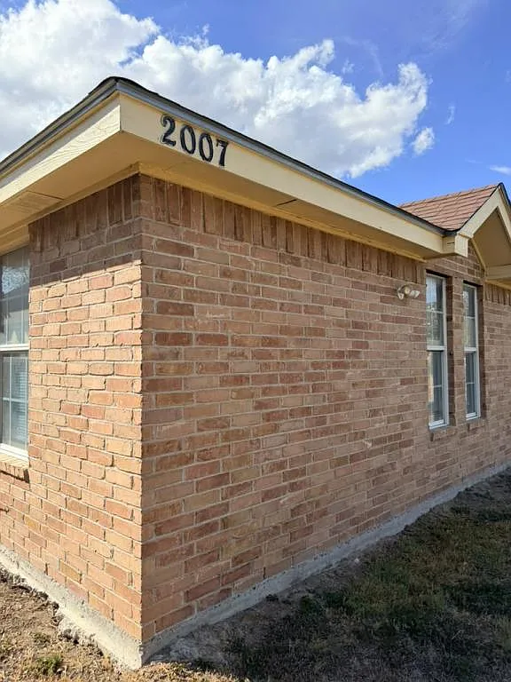2007 El Mundo Dr Unit B Edinburg TX 78541 — Photo 1