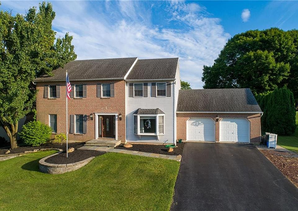 1st image of 110 Candlewycke Ln