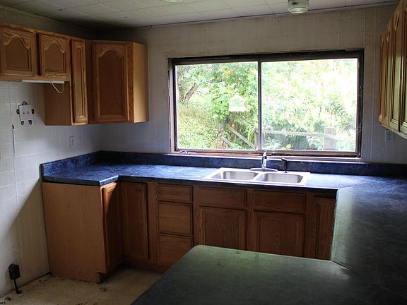 4th image of 233 Kingfisher Rd