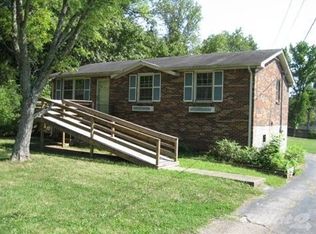 146 Dennis Rd, Hendersonville, TN 37075