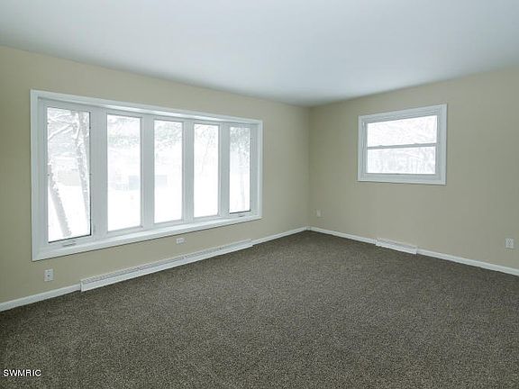 3rd image of 7609 Lake Wood Dr