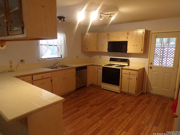 3rd image of 592 Private Road 2765