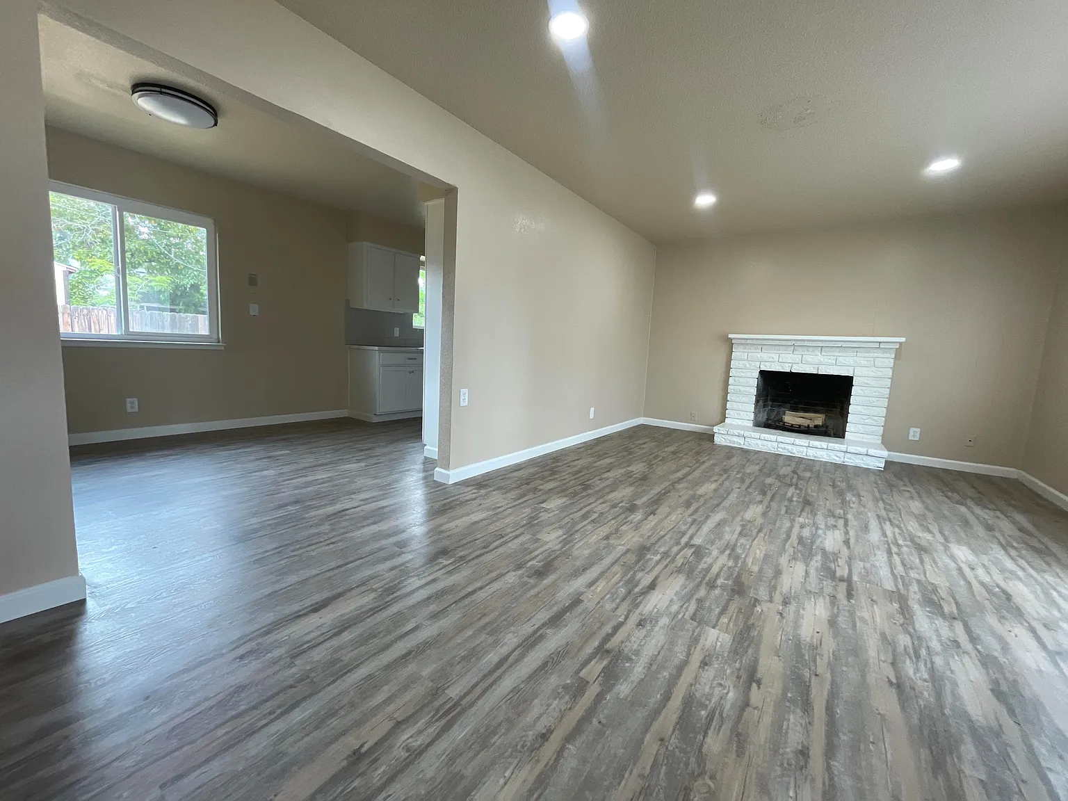 1817 S Sierra Vista Avenue - 1 — Photo 3