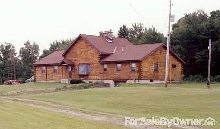 Front of House : House sits back off road.