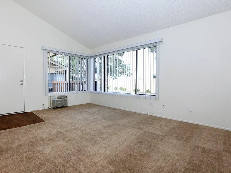 2944 Frontera St — Photo 33