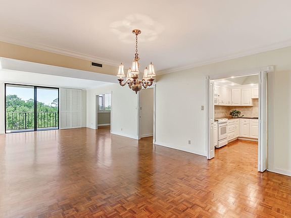 4th image of 2970 Saint Johns Ave #7E