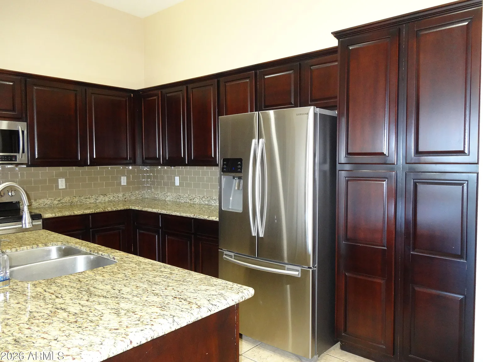 3 bed, 2.0 bath, 2126 sqft, $2,700 — Photo 2
