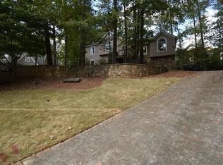 135 Waters Mill Cir, Alpharetta, GA 30022