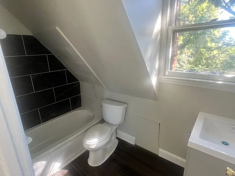 80 Ridge St #3 — Photo 12