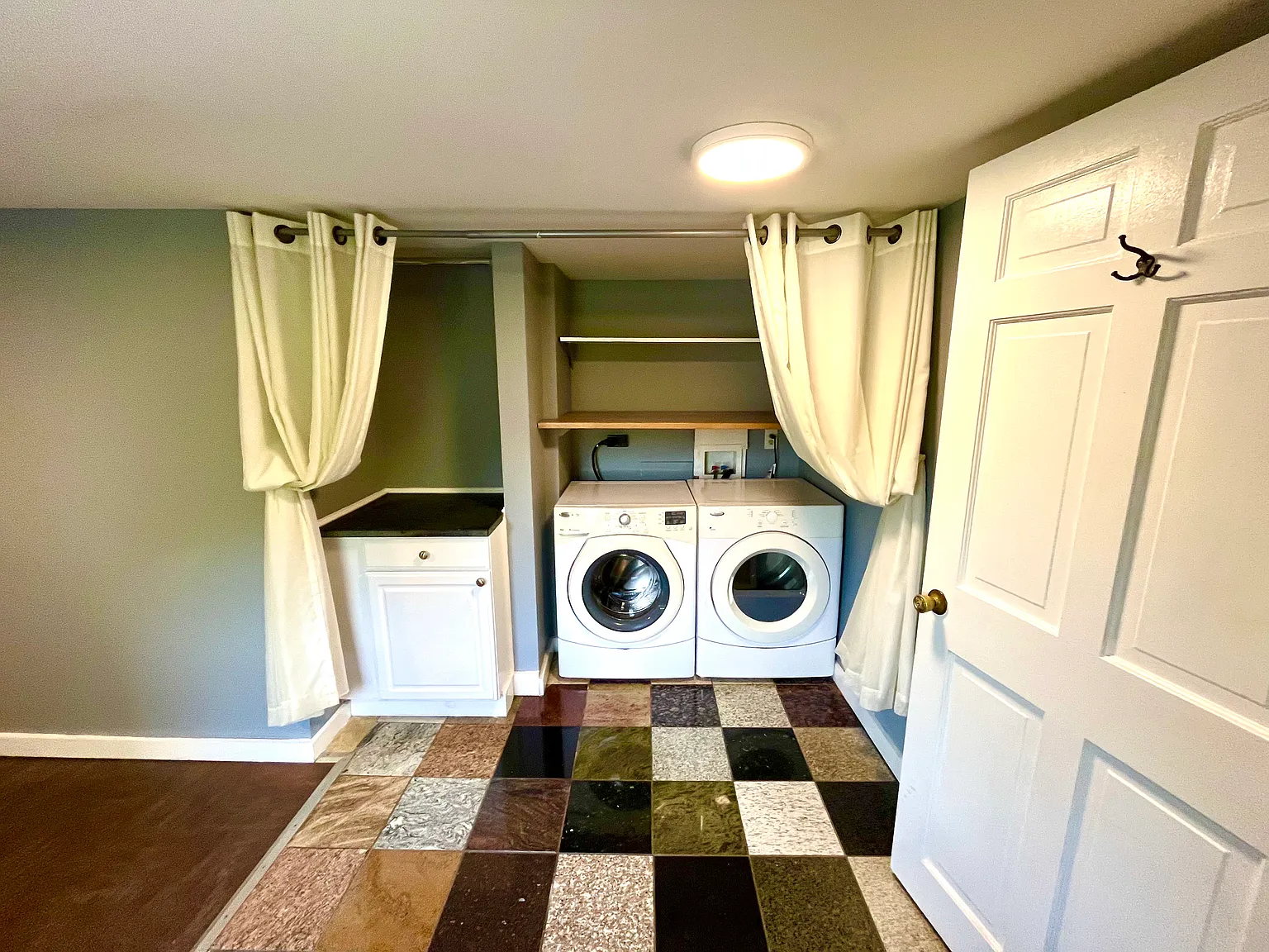 1 bed, $2,050 — Photo 4