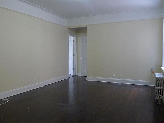 3rd image of 4556 42nd St APT 2A