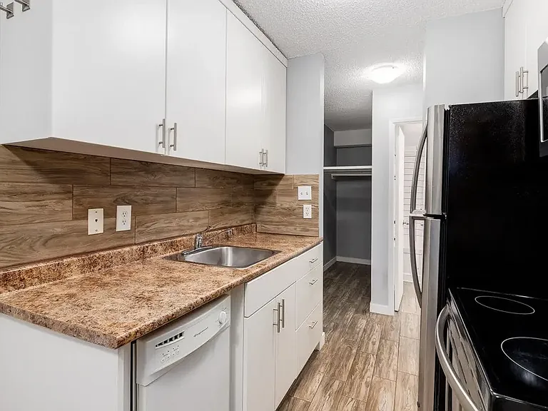 1512 15th Ave SW — Photo 53