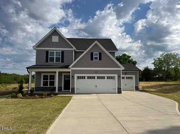 204 N Rabbit Run Dr, Smithfield, NC 27577