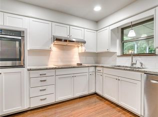 420 E Oak Cliff Dr, Edmond, OK 73034