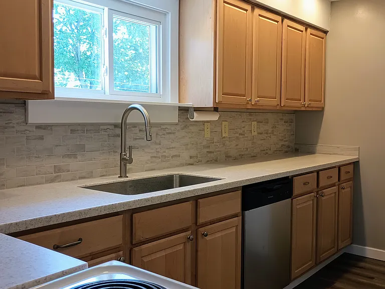 56 Greenview Dr — Photo 3