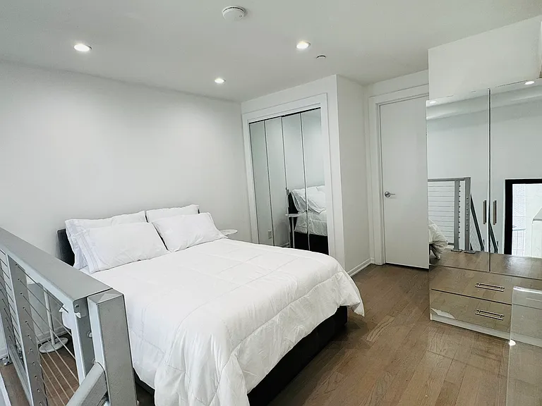 215 E 81st St #7B — Photo 6
