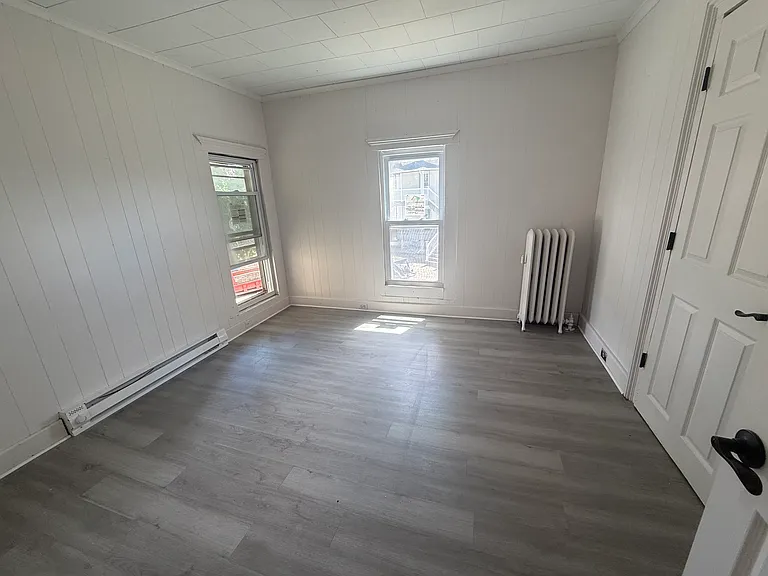 143 William St — Photo 10