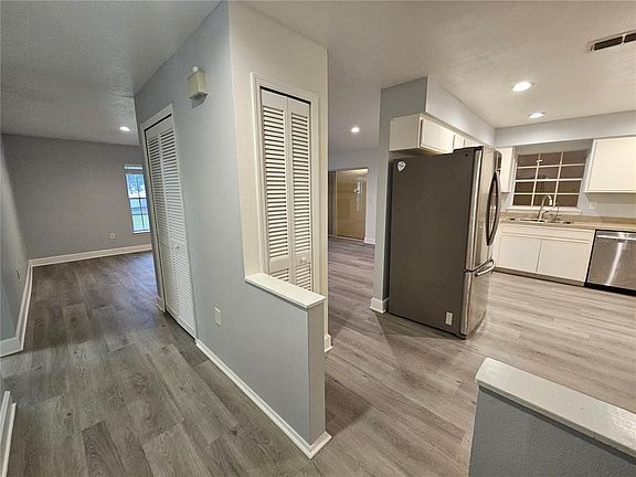 3rd image of 22360 SOUTHSHORE DRIVE