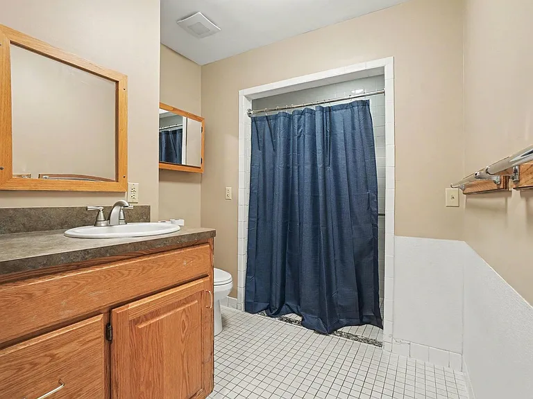 6767 Military Ave — Photo 11