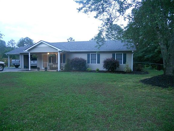 2nd image of 10 Southern Woods Dr NE