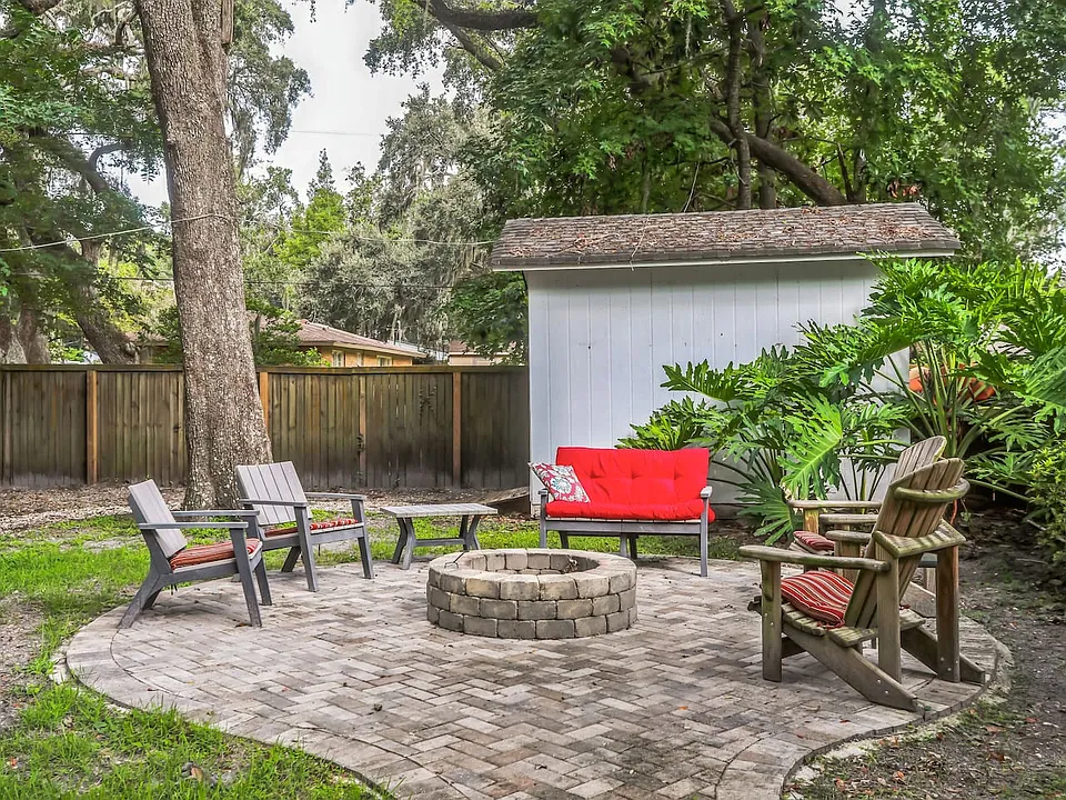 112 Riverview Dr