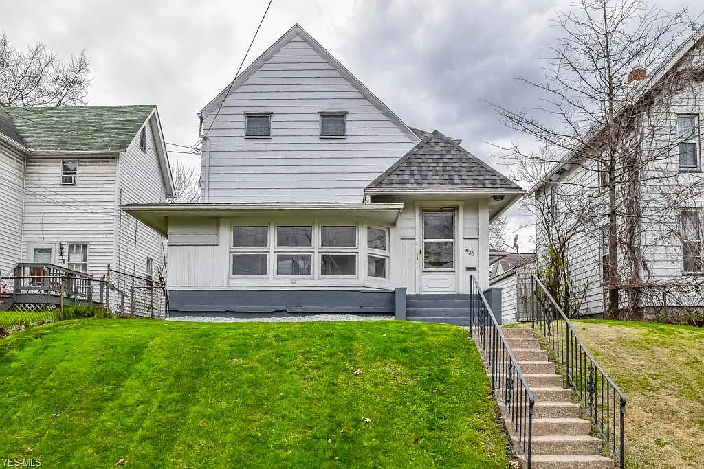 925 Prospect Ave SW photo 1