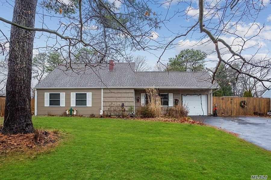 1st image of 18 Blackpine Dr
