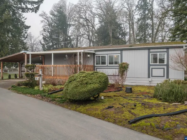 34 Hemlock Cir, Woodburn, OR 97071