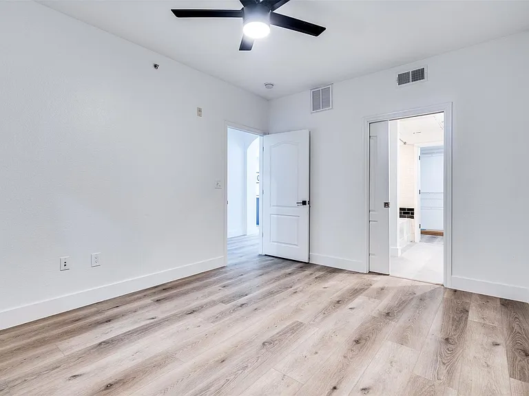 2505 San Gabriel St #600 — Photo 29