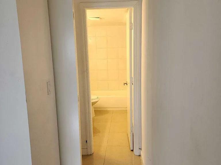 15201 NE 6th Ave #C109 — Photo 4