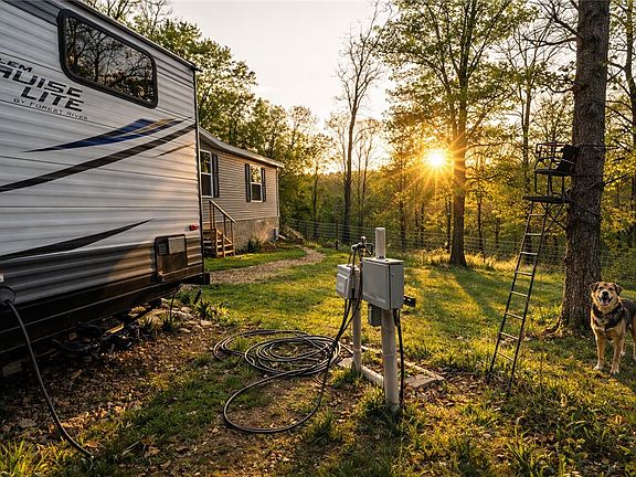 4th image of 21722 Sibley Rd