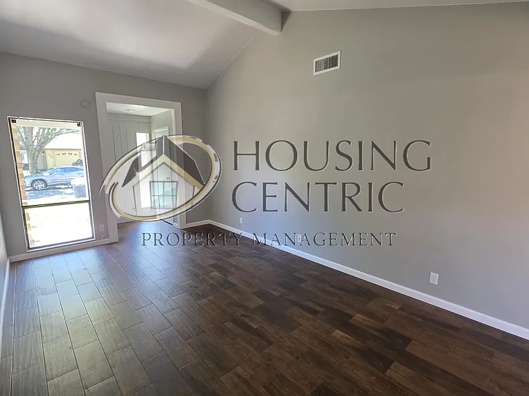 All new paint throughout!! Entry area with Coat Closet, and Energy-Efficient Window looking out into the front yard.