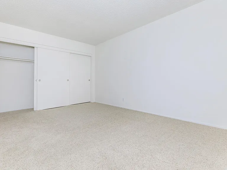 Country Hills Apartment Homes — Photo 32