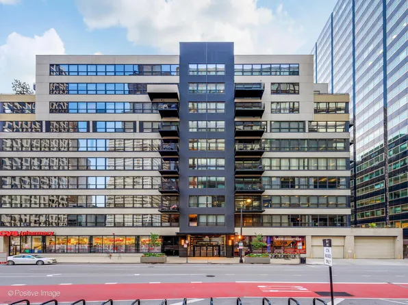 130 S Canal St APT 306, Chicago, IL 60606