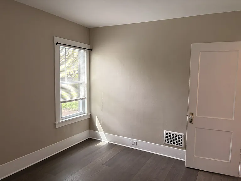 296 Crestwood Ave #1 — Photo 11