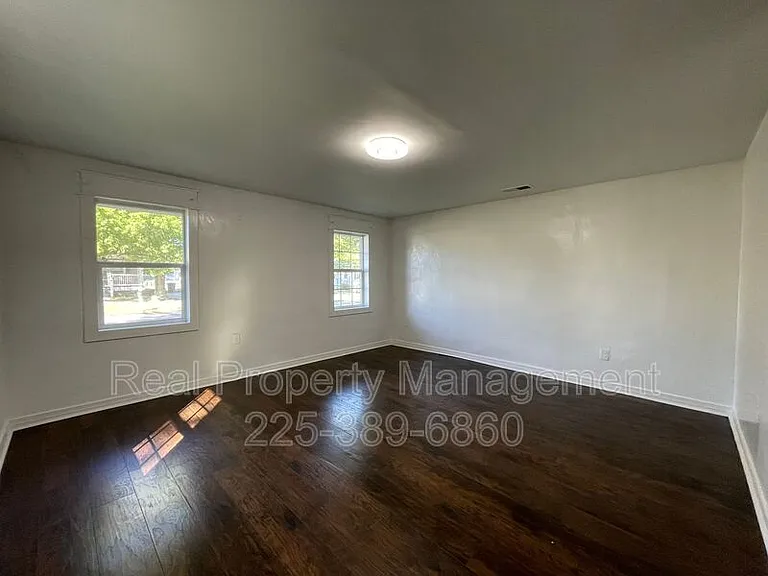 9642 Lewis St — Photo 15