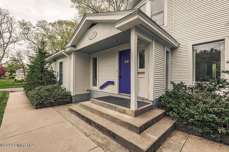 5th image of 44 HYDE Boulevard