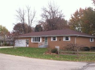 304 Pine St, Geneseo, IL 61254