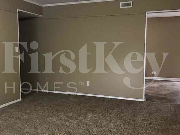 3rd image of 6111 Dry Den Ct