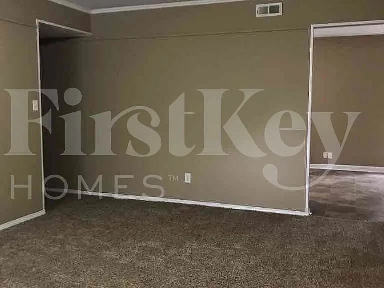 6111 Dry Den Ct — Photo 3