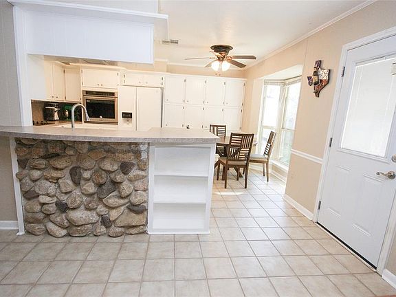 4th image of 1003 Newport Blvd