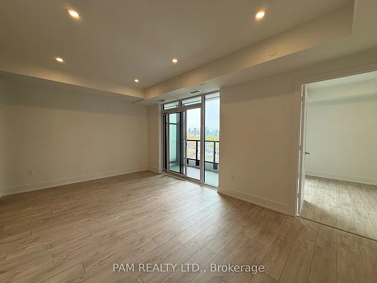 858 Dupont St #639 — Photo 10