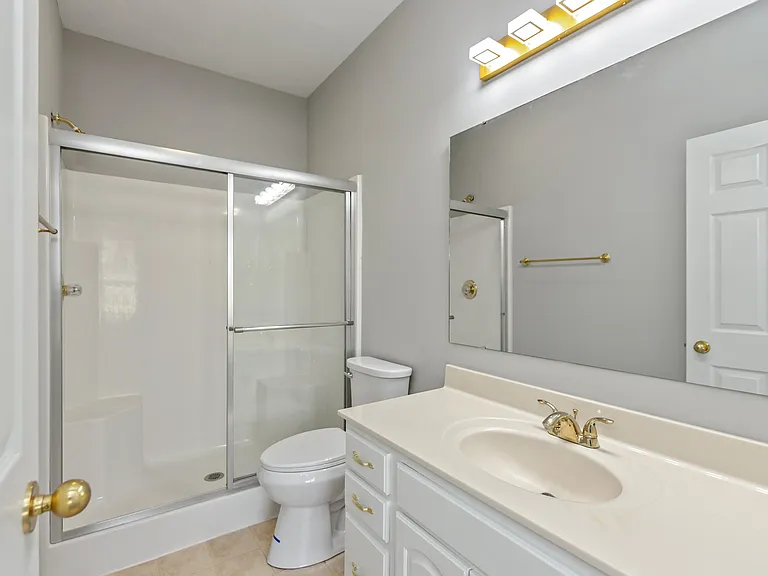 2218 Colfax Ln — Photo 14