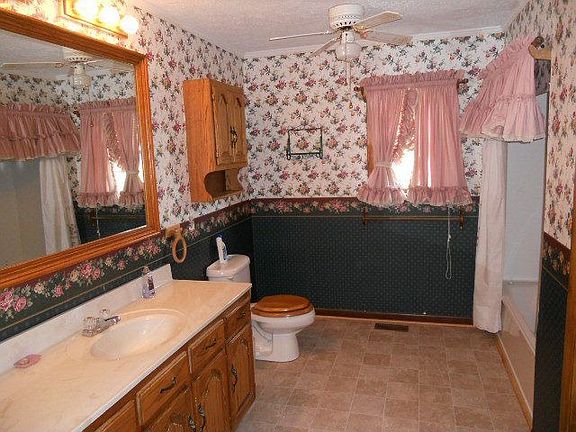 3rd image of 66 Hermitage Dr