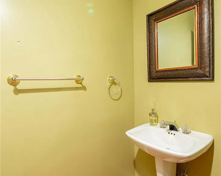 7310 Balboa Blvd #F — Photo 21