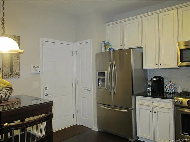 15634 Canmore St — Photo 5