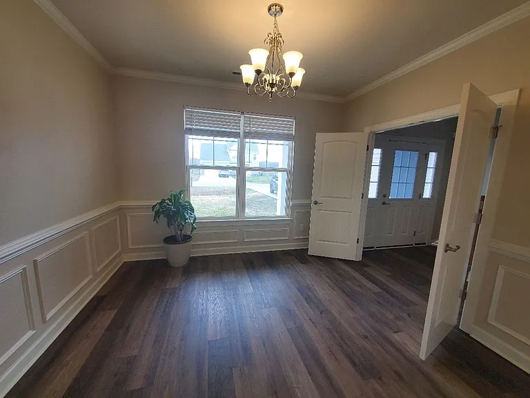102 Stedman Ln W — Photo 7