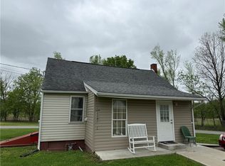 802 8th St, Mather, PA 15346